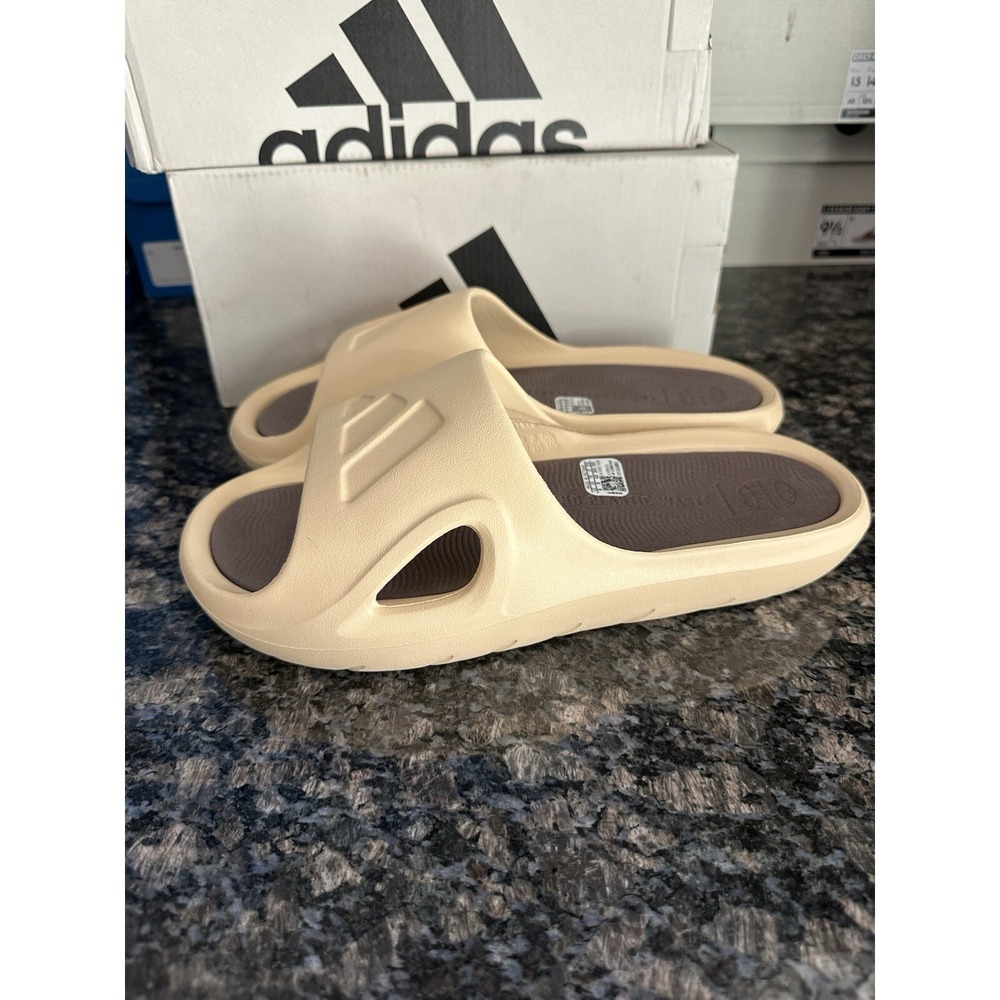 adidas Unisex Adicane   sand strata/earth strata Size 8 Men's 9 Women's. NWB